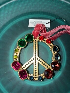 Chico’s Velvet Ribbon Peace Sign Ornament 7 Multicolor Gem Pierced Earring Sets